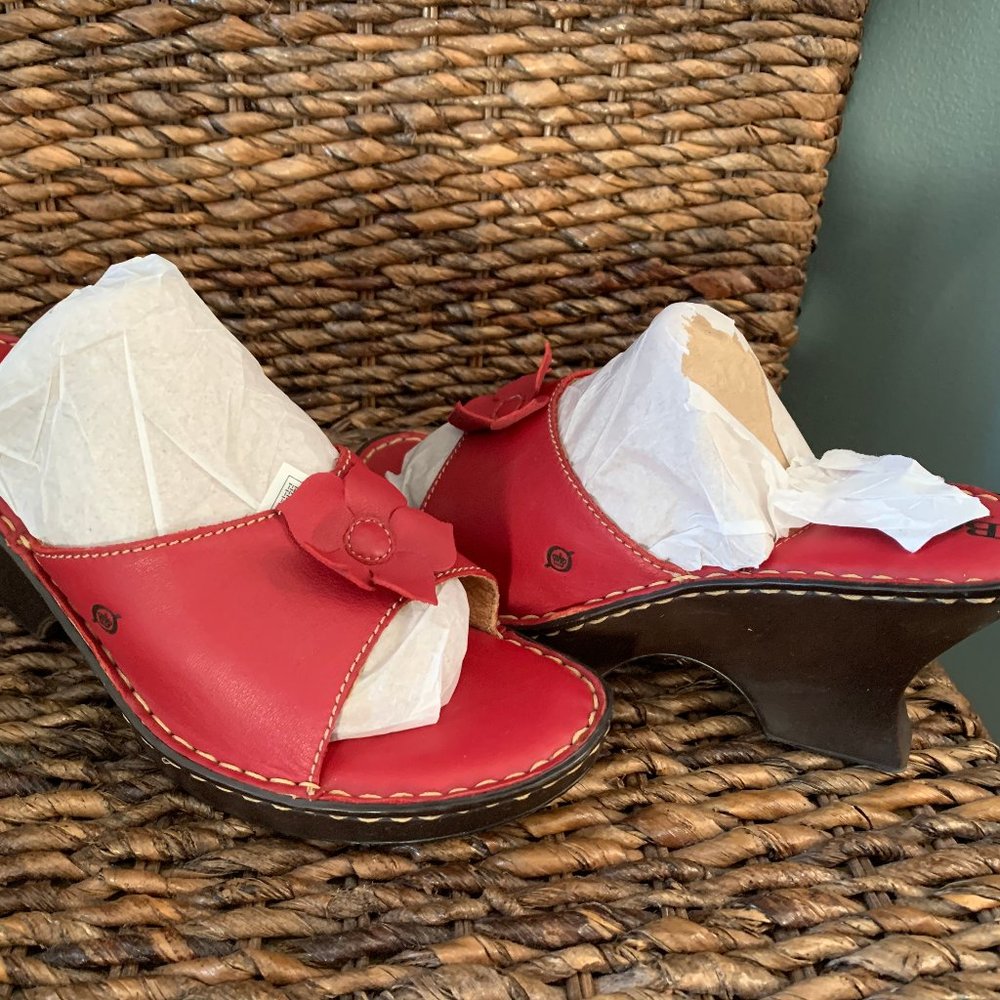Red Leather BORN WEDGE MULE NWOB Sz.9